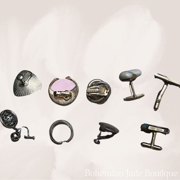 Vintage 9 piece mismatched vintage jewelry mix of clip on earrings & cuff links - Picture 4 of 4